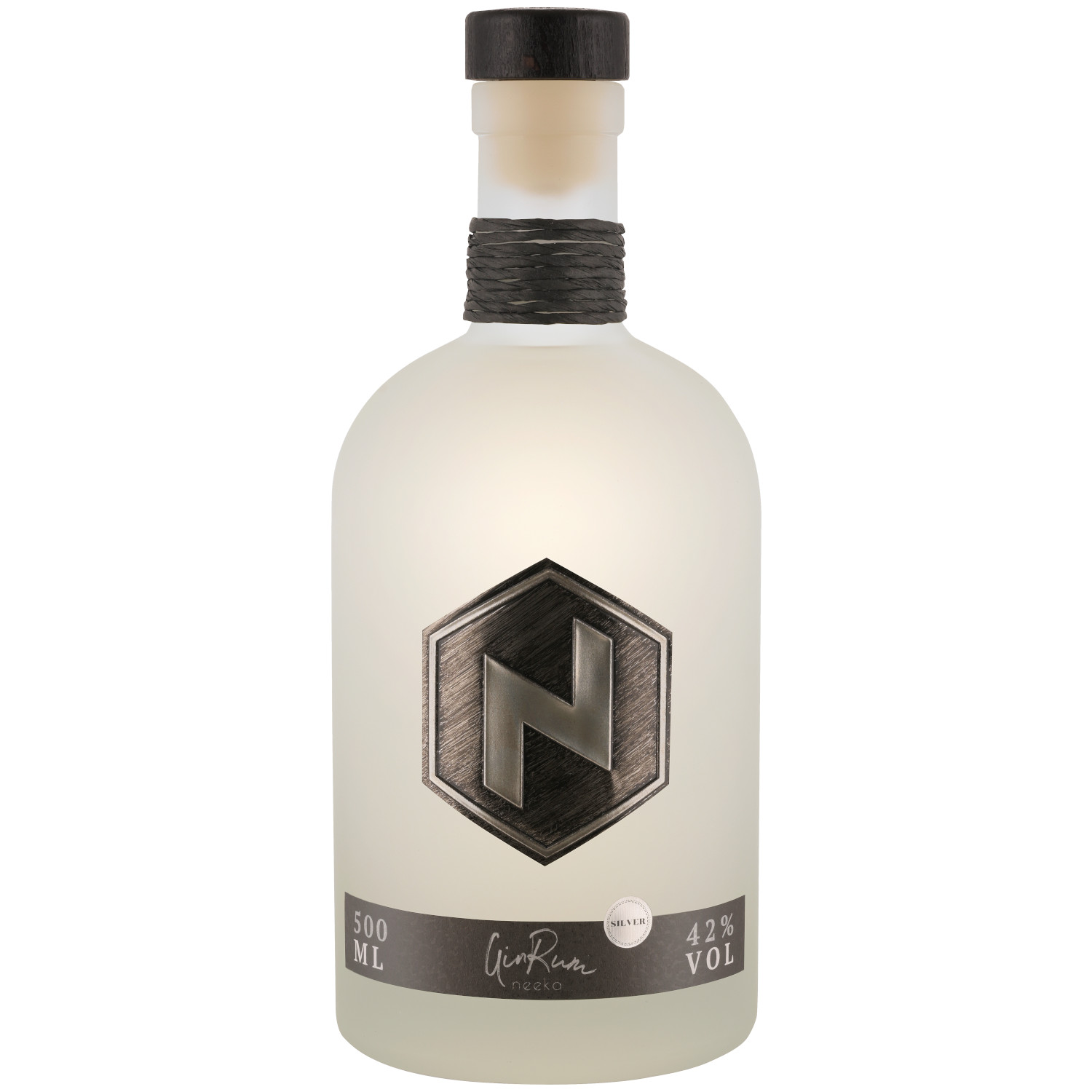 neeka GinRum Silver 42%vol. neeka GinRum Silver 42%vol.